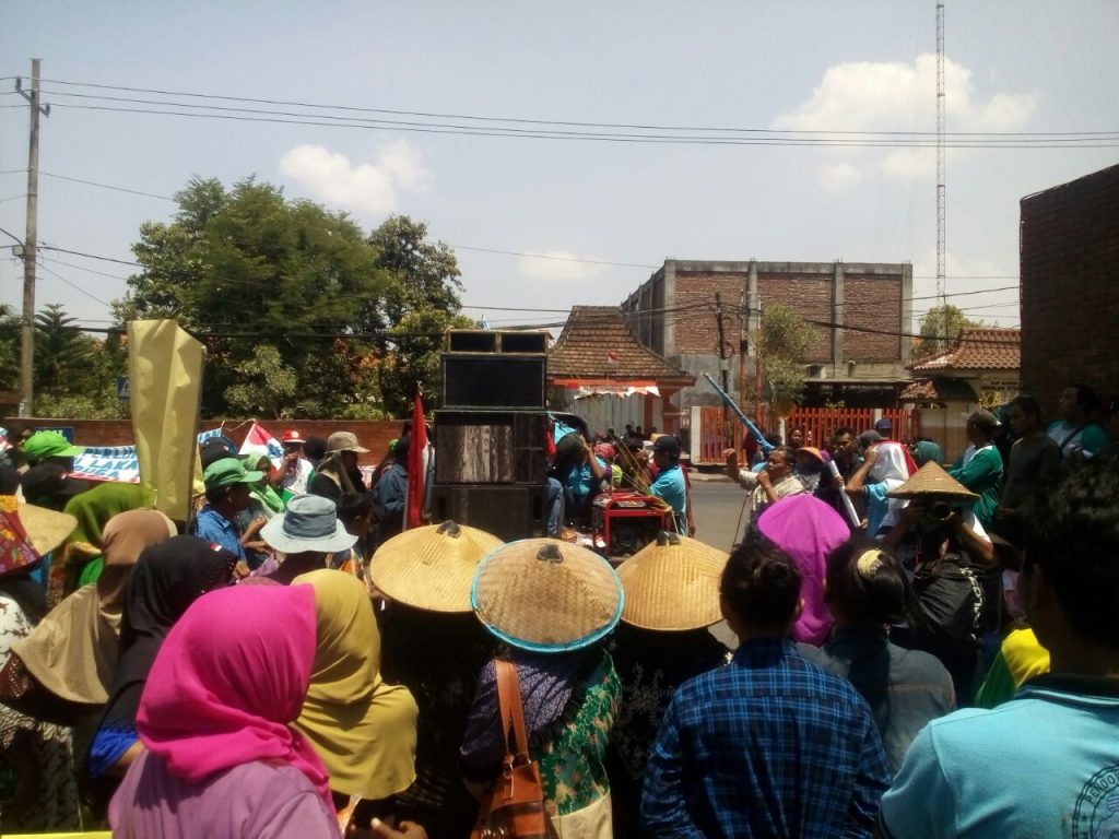 Warga Lakardowo Pertanyakan Ijin Perluasan Lahan PT PRIA