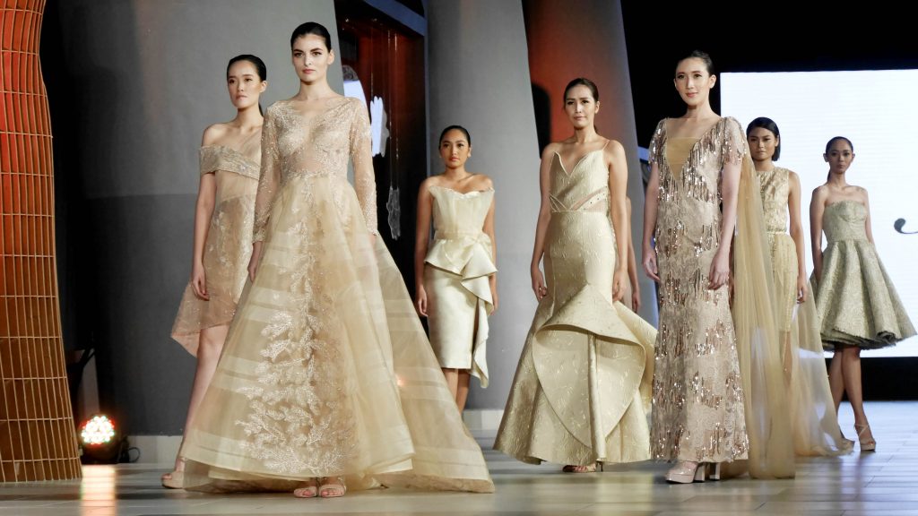 Adopsi Cerita Rakyat di Ajang Surabaya Fashion Parade